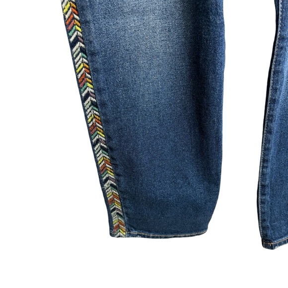 Knox Rose Aztec Straight Leg Embroidered Distressed Denim Jeans Size 6 New - Picture 6 of 7